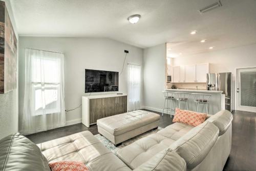 . Large Home with Lanai, Steps to Bradenton River