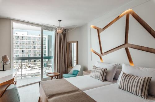 The Ibiza Twiins - 4* Sup - image 6