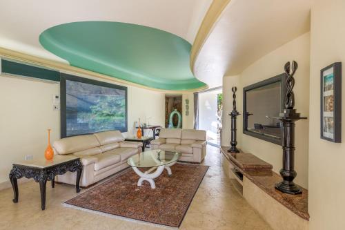 Presidential Suite image 6