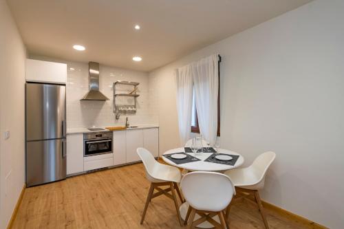 廚房, Apartamentos Los Picos de Europa in 利亞內斯