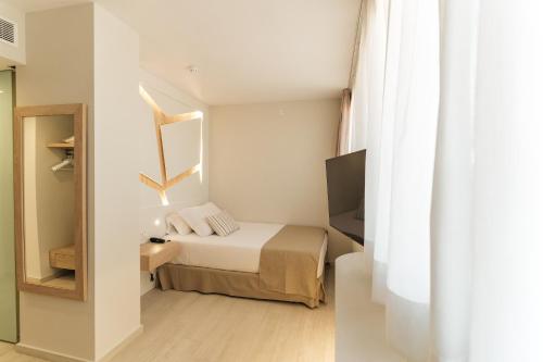 The Ibiza Twiins - 4* Sup - main image