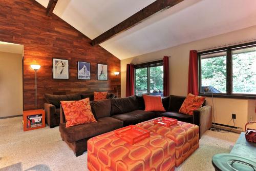 Champagne Chalet - Killington Ski House by Killington Vacation Rentals - image 8