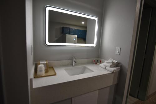 Baymont by Wyndham Pine Grove - image 7