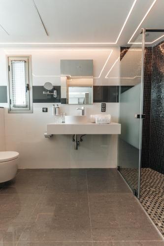 The Ibiza Twiins - 4* Sup - image 12