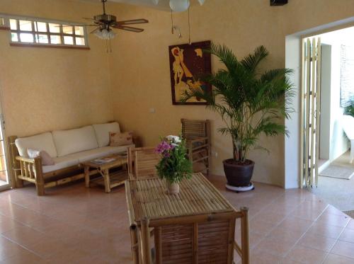Aree's Lagoon House