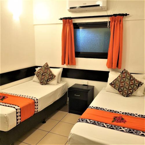 2 bedrooms, 4 beds