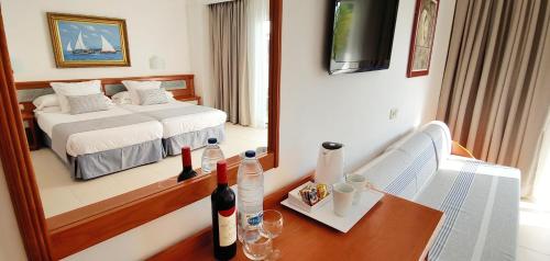 Hotel Rocamarina - Adults Only - image 2