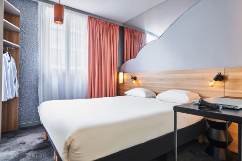 1 queen bed