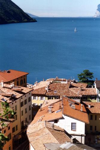 Casa Sandra Bertolini Appartamenti - Apartment - Nago-Torbole