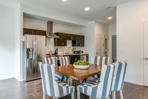 Illume - New Elevated Community - All-Suite Layout condo - image 9