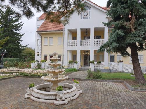  Kiskunlacháza Apartmanház, Unterkunft in Kiskunlacháza