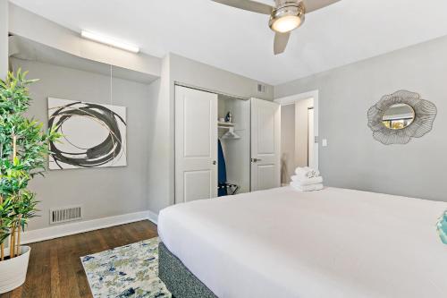 Stay at a Relaxing & Stress-free 1BR Lakeview East