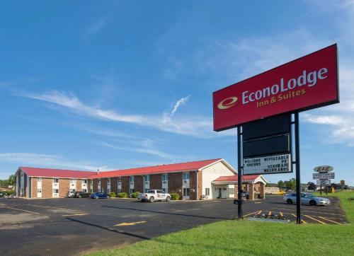 Econo Lodge Inn & Suites in Escanaba, USA