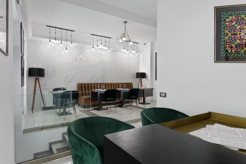 The Square Hotel 3
