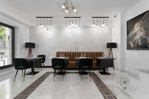 The Square Hotel 1