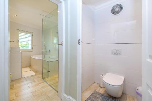 One on Bollard Room Type - Suite