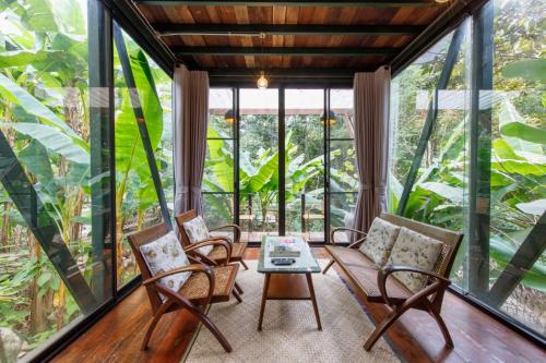 Facilities, Voraman Hut in Doi Saket