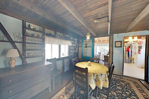 Oak Bluffs Beachfront Home with Harbor Views home - image 6