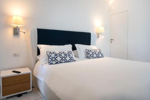 Luxury Suite with Terrace and Jacuzzi