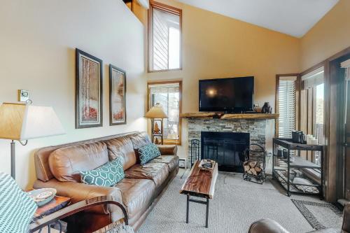 O'clock Road Condos - main image