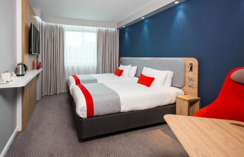 Holiday Inn Express Leeds City Centre - Armouries an IHG Hotel - image 3