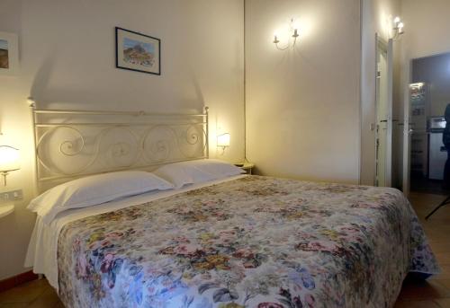 欧利维拉卡米尔酒店