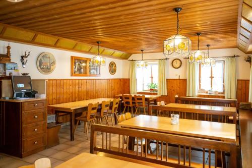 Gasthaus und Hotel Gottler Josef in Schwabhausen