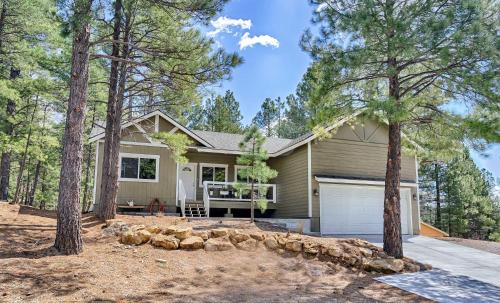 Modern Cabin in the Woods - 10 Miles to Flagstaff! in Kachina Village (AZ)