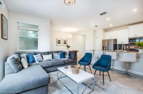 Paradise Champion Gates Penthouse image