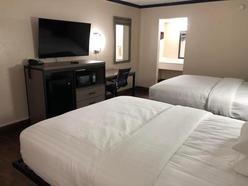 Travelers Inn and Suites Wharton