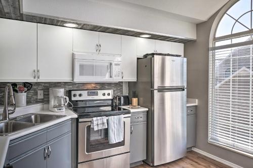 Modern Branson Escape with Lake Taneycomo Views - image 3