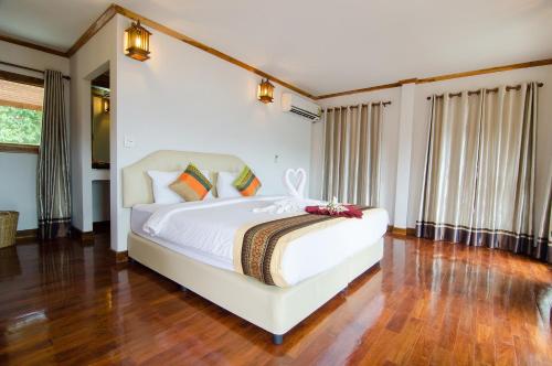 Phi Phi The Beach Resort Room Type - Superior Villa with Partial Sea View-Free Transfer to Tonsai Pier