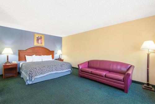 Blue Way Inn & Suites Wichita East