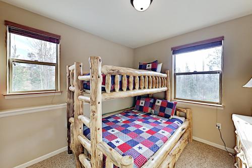 New Listing! Stylish Condo With Garage & Hot Tubs Condo - image 4