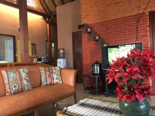 villa joglo lembang cisaroni