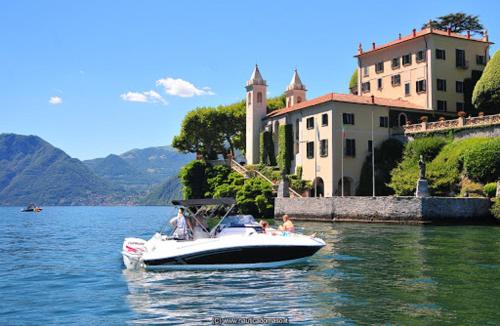 Spa Tiny Love Apartment close to Milan-Como-Malpensa in 薩龍諾