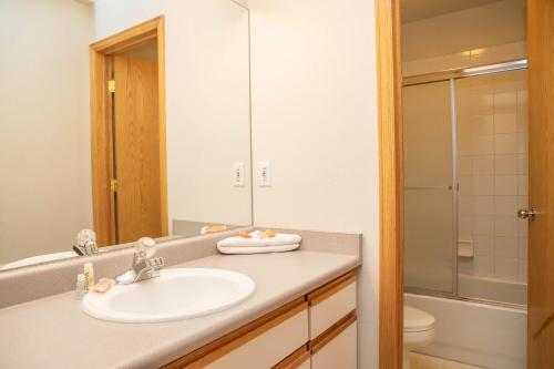 323 Cinnamon Ridge condo