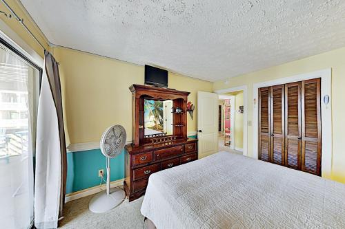 Shipwatch Pointe I Beach Condo with Pool & Hot Tub condo - main image