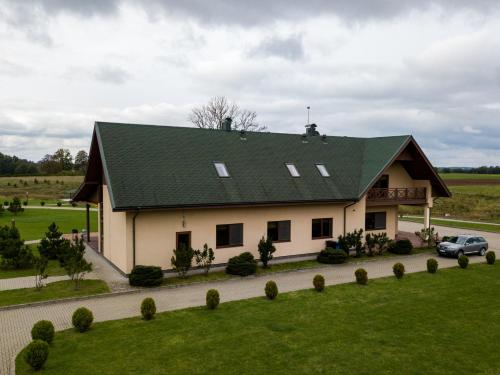 7 bedrooms, 15 beds