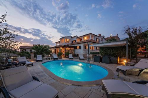  Apartments Villa Erić, Pension in Kaštelir