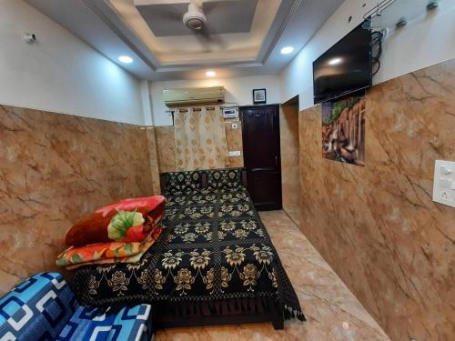 Cream Location,wifi With Android Tv, Luxury Room