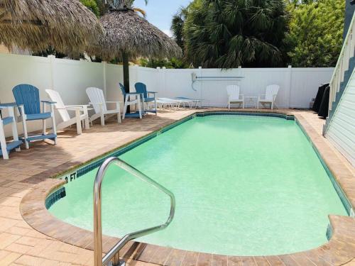 Amazing beach getaway pool condo by the beach detail