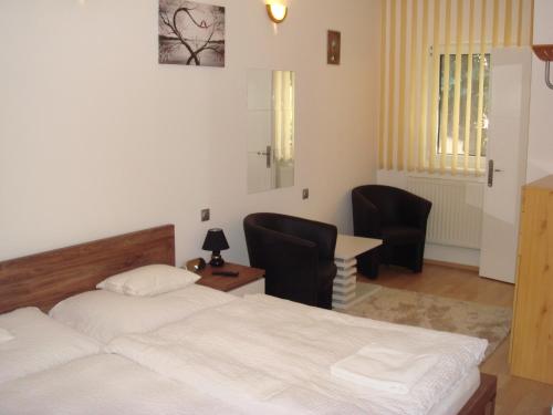 Brasch Apartman - image 8