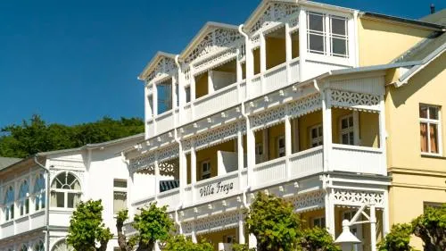 Ferienwohnung mit Balkon in Bäderstilvilla in Ostseebad Sellin, Deutschland