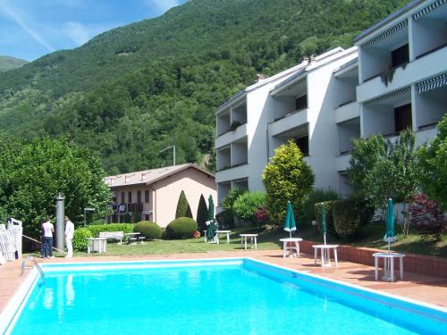Swimming pool, Valsassina Rent in Introbio