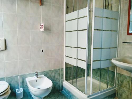 Double Room image 9
