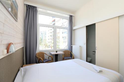 Hotel Cecil - image 11