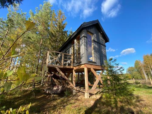 Viking house in the tree! Jacuzzi, Sauna,apkure!