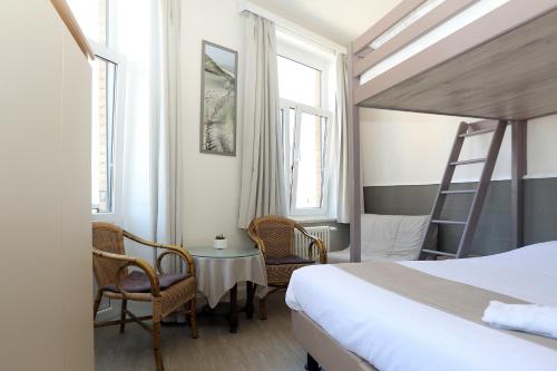 Hotel Cecil - image 9