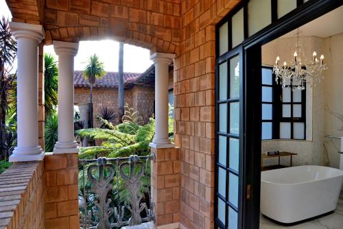 Honeymoon Suite image 2